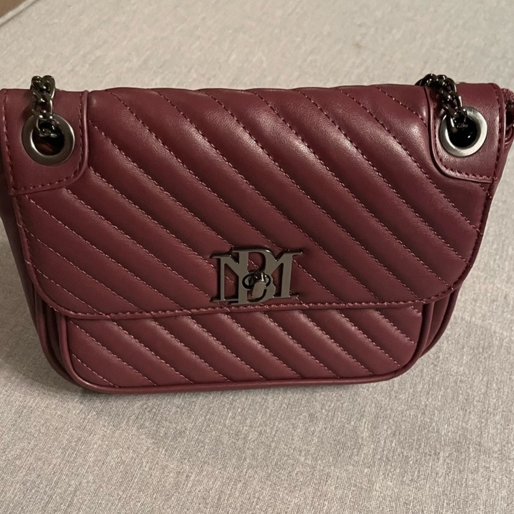 Badgley Mischka Burgundy Quilted Bag - Picture 3 of 8